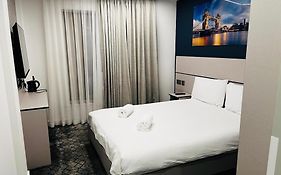 Ilford Grand Hotel